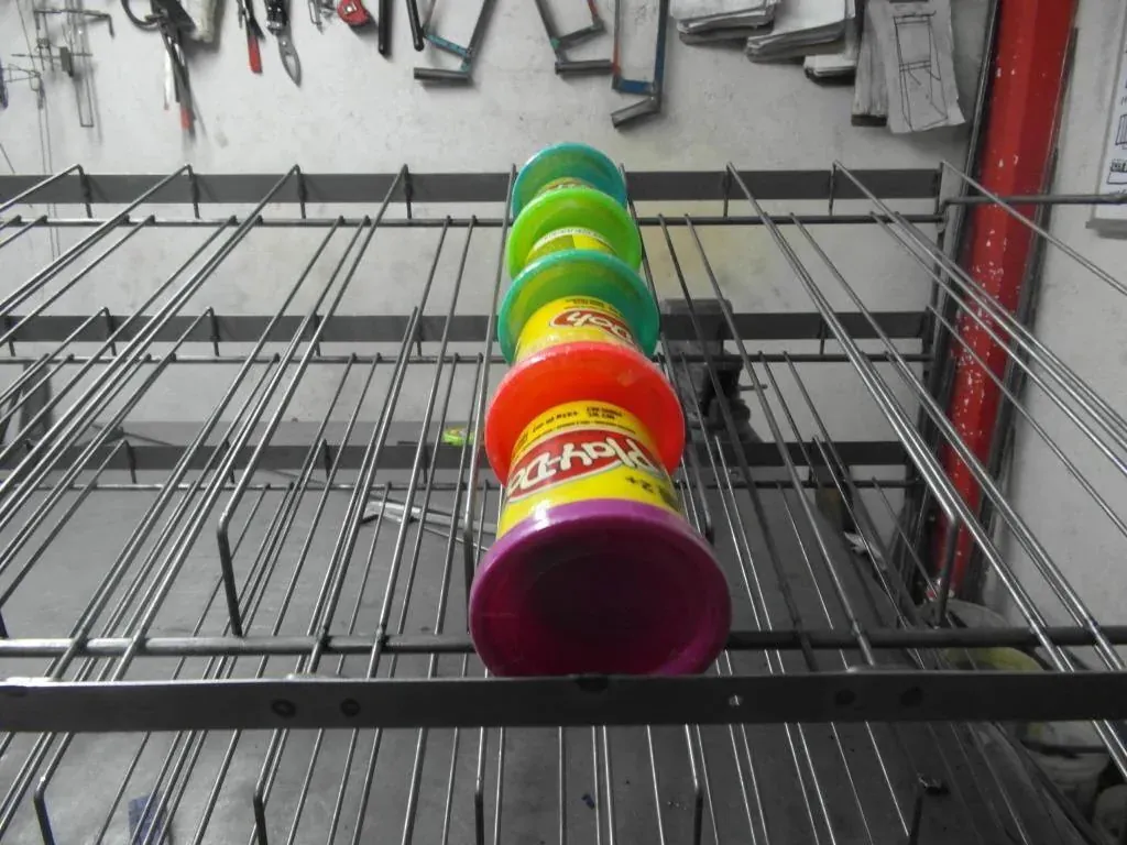 Estructura de alambre de acero fabricado por ARANSA — Marco soldado con puntos de fijación.
