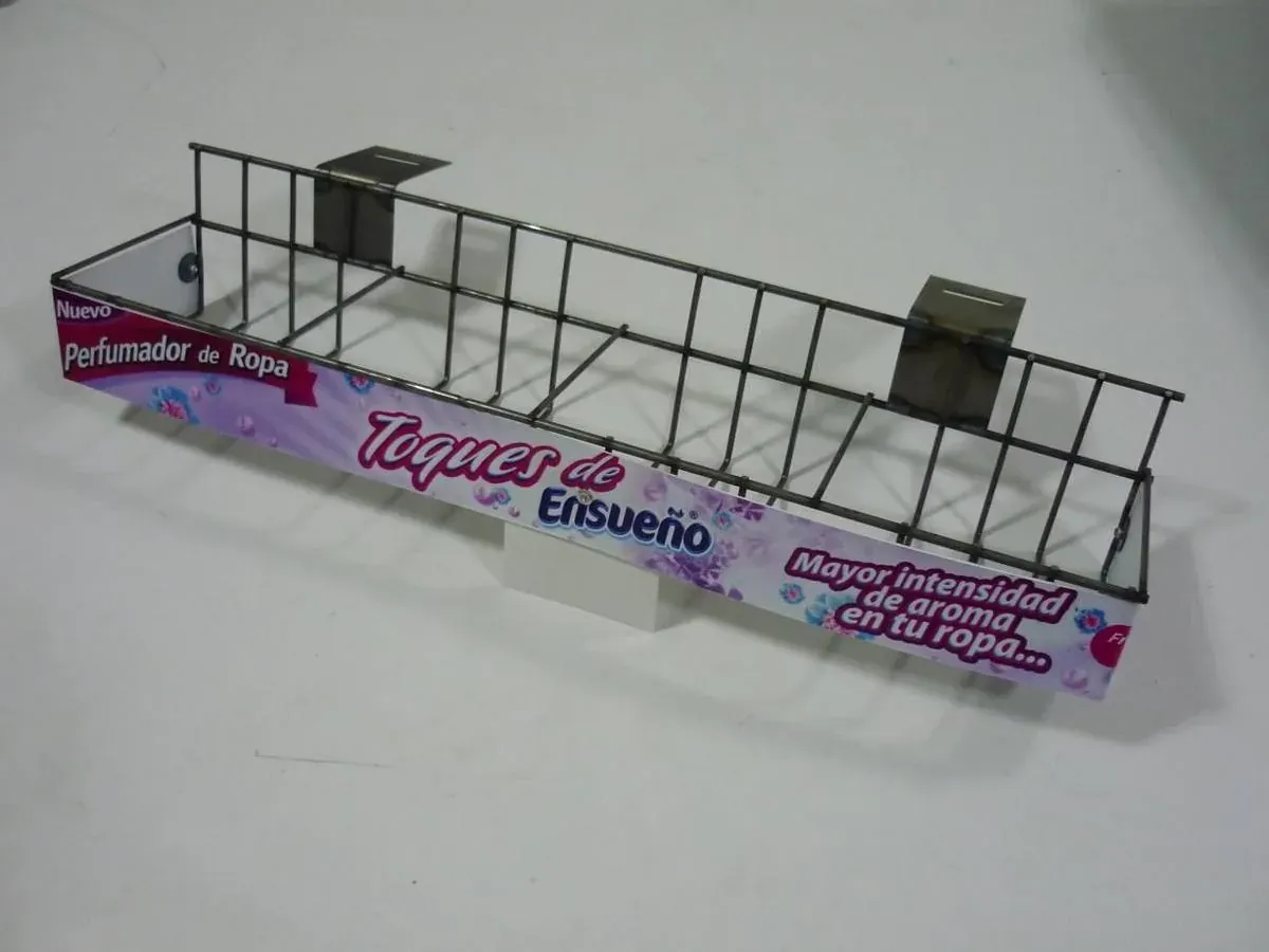Canastilla con gráfico de marca de acero fabricado por ARANSA — Canastilla de alambre con frente gráfico del cliente.